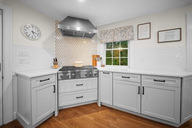 10 Juniper Hill Road, Waltham, MA 02452