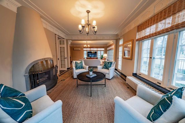 304 BRAEBOURNE COURT, Green Bay, WI 54301