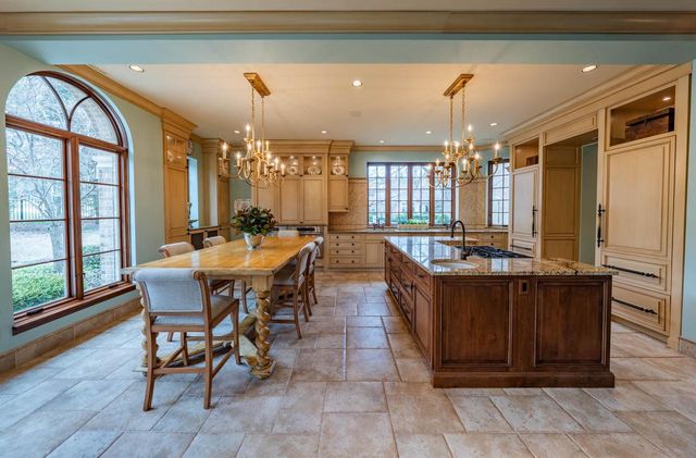 304 BRAEBOURNE COURT, Green Bay, WI 54301