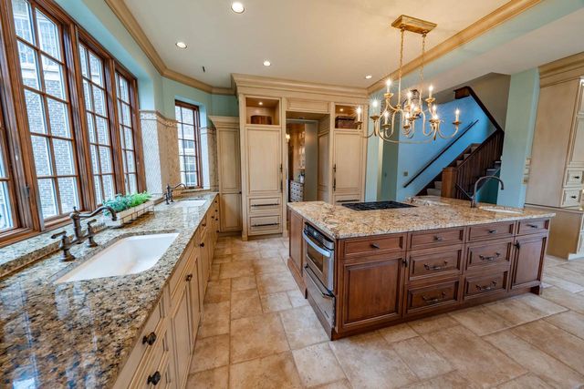 304 BRAEBOURNE COURT, Green Bay, WI 54301