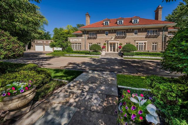 304 BRAEBOURNE COURT, Green Bay, WI 54301