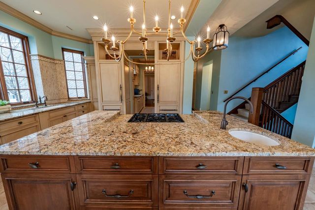 304 BRAEBOURNE COURT, Green Bay, WI 54301