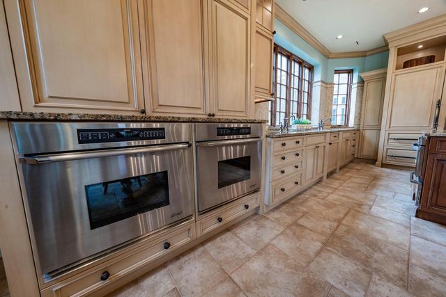 304 BRAEBOURNE COURT, Green Bay, WI 54301