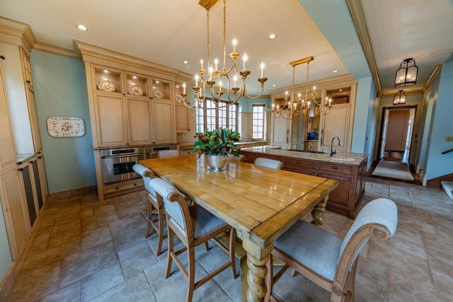 304 BRAEBOURNE COURT, Green Bay, WI 54301