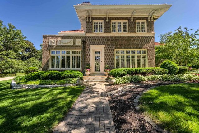 304 BRAEBOURNE COURT, Green Bay, WI 54301