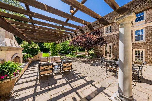 304 BRAEBOURNE COURT, Green Bay, WI 54301