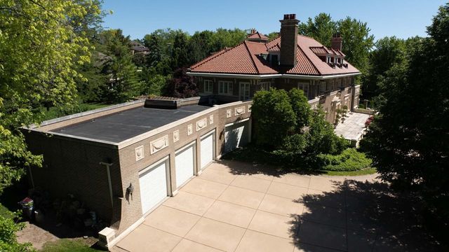 304 BRAEBOURNE COURT, Green Bay, WI 54301
