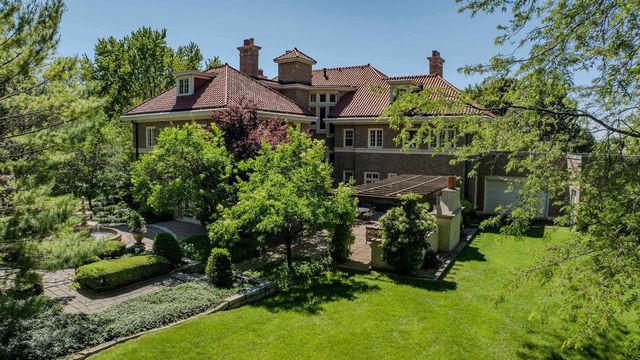 304 BRAEBOURNE COURT, Green Bay, WI 54301
