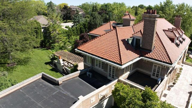 304 BRAEBOURNE COURT, Green Bay, WI 54301