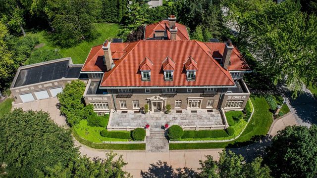 304 BRAEBOURNE COURT, Green Bay, WI 54301