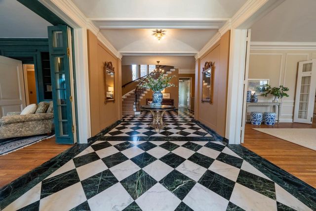 304 BRAEBOURNE COURT, Green Bay, WI 54301