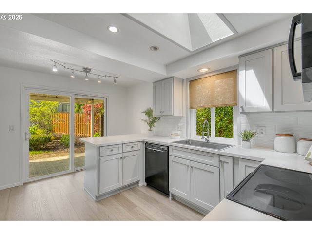 9685 Sw HIALEAH Dr, Beaverton, OR 97008