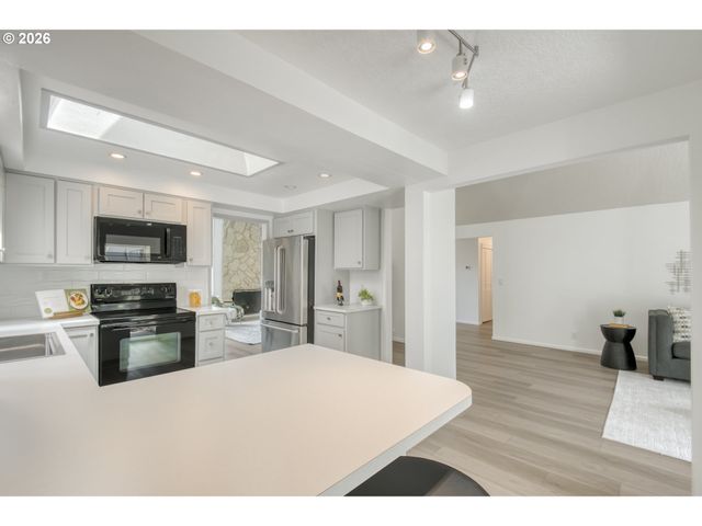 9685 Sw HIALEAH Dr, Beaverton, OR 97008