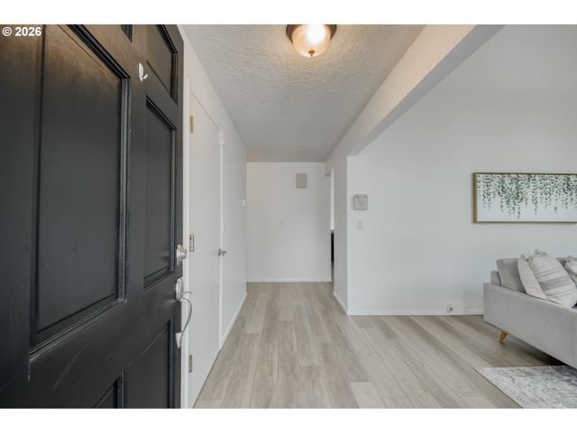 9685 Sw HIALEAH Dr, Beaverton, OR 97008
