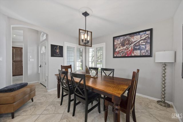 10710 Academy Avenue, Bakersfield, CA 93312