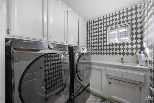 10710 Academy Avenue, Bakersfield, CA 93312