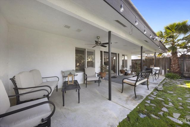 10710 Academy Avenue, Bakersfield, CA 93312