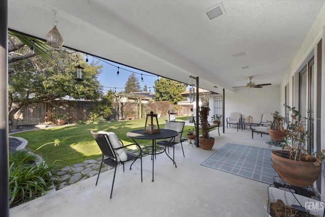 10710 Academy Avenue, Bakersfield, CA 93312