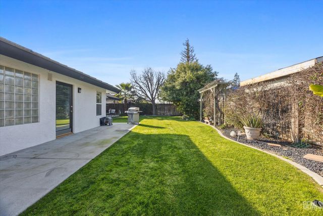 10710 Academy Avenue, Bakersfield, CA 93312