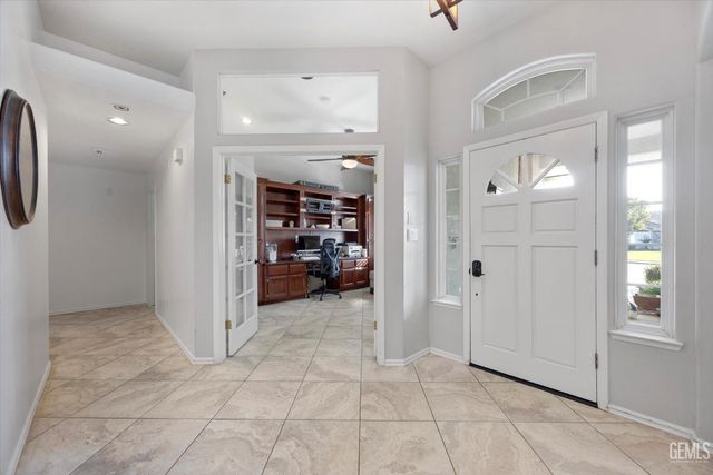 10710 Academy Avenue, Bakersfield, CA 93312