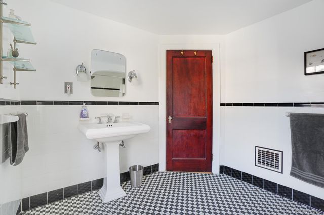 31 Wilson Boulevard, Poughkeepsie, NY 12603