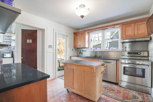 31 Wilson Boulevard, Poughkeepsie, NY 12603