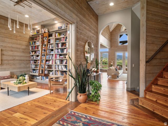 6438 E SUMMIT CV, Huntsville, UT 84317