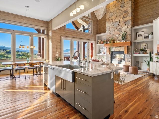 6438 E SUMMIT CV, Huntsville, UT 84317