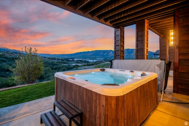 6438 E SUMMIT CV, Huntsville, UT 84317