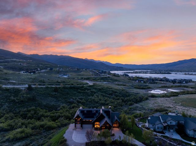 6438 E SUMMIT CV, Huntsville, UT 84317