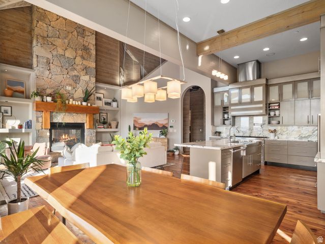 6438 E SUMMIT CV, Huntsville, UT 84317