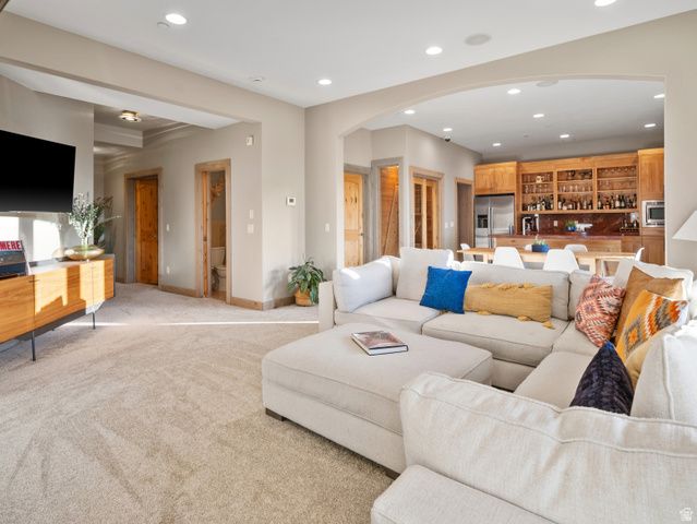 6438 E SUMMIT CV, Huntsville, UT 84317