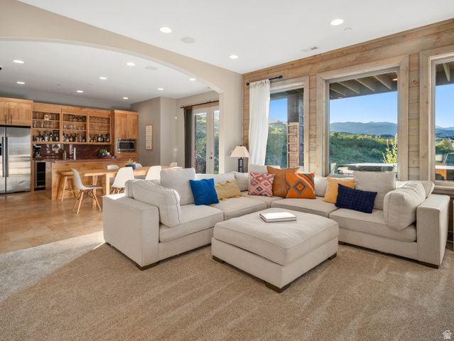 6438 E SUMMIT CV, Huntsville, UT 84317