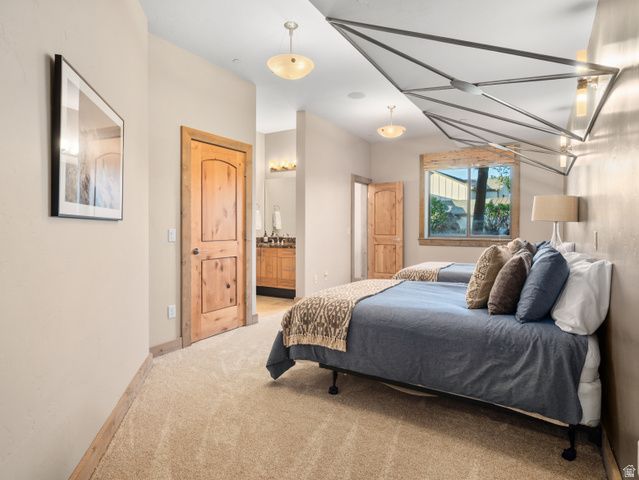 6438 E SUMMIT CV, Huntsville, UT 84317