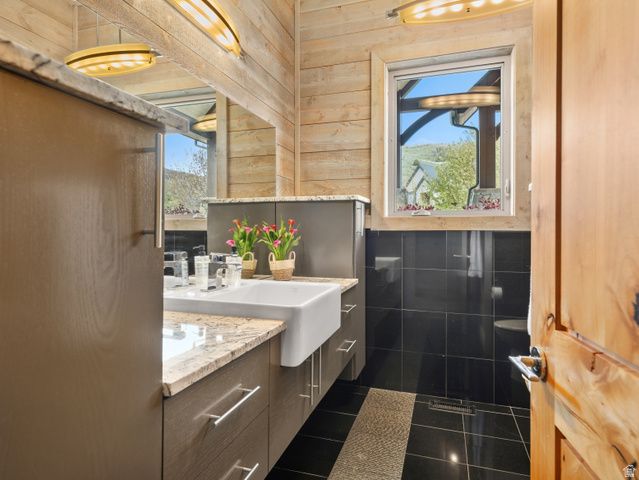 6438 E SUMMIT CV, Huntsville, UT 84317