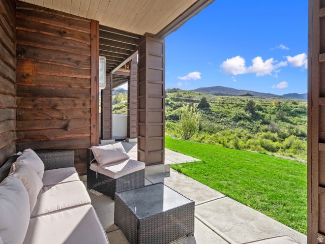 6438 E SUMMIT CV, Huntsville, UT 84317
