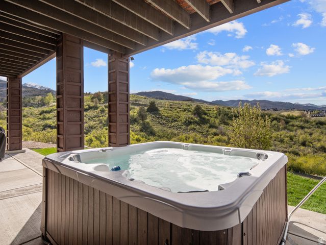 6438 E SUMMIT CV, Huntsville, UT 84317