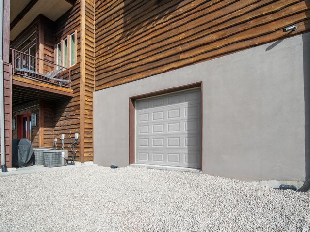 6438 E SUMMIT CV, Huntsville, UT 84317
