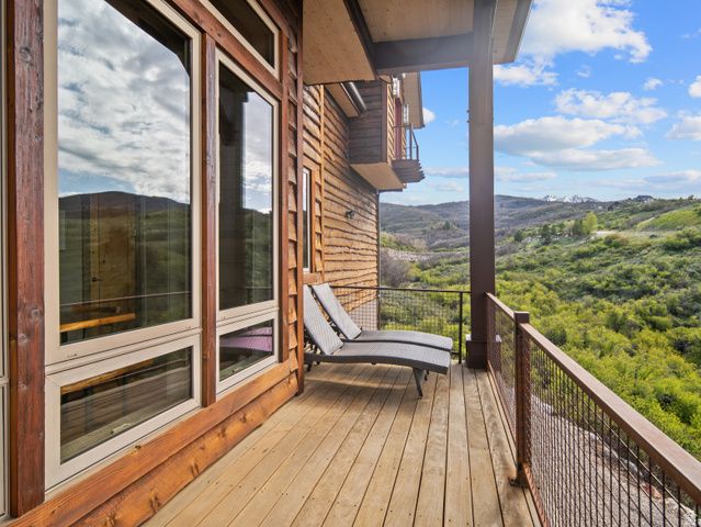 6438 E SUMMIT CV, Huntsville, UT 84317