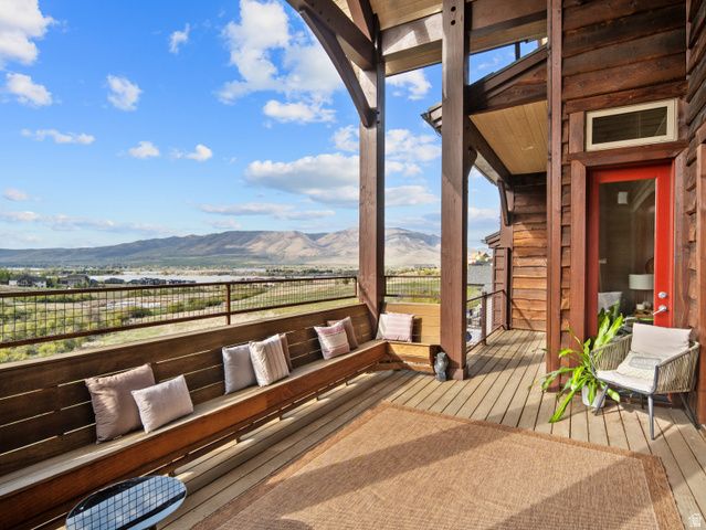 6438 E SUMMIT CV, Huntsville, UT 84317