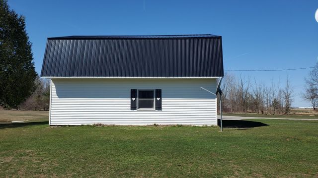 5085 W Redstone Road, Saint Louis, MI 48880