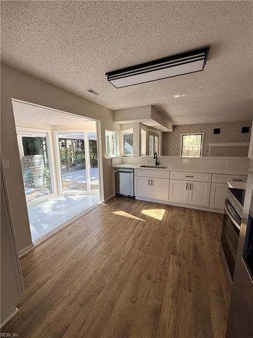 1520 Saybrook CV, Virginia Beach, VA 23464