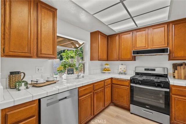 28511 Victoria Rd., Castaic, CA 91384