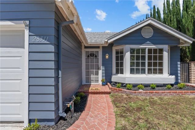 28511 Victoria Rd., Castaic, CA 91384