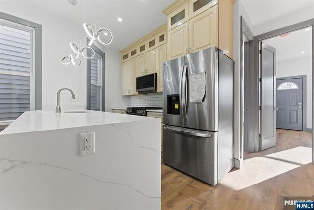 821 18th Street, Union City, NJ 07087