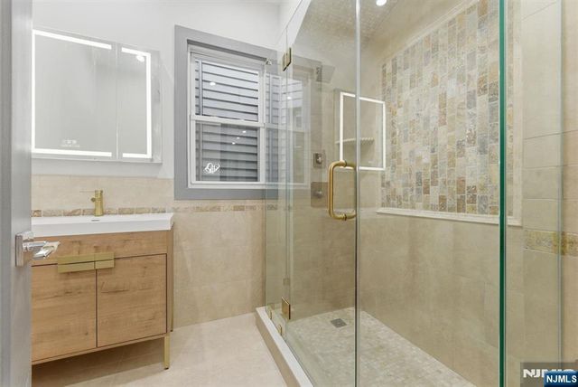 821 18th Street, Union City, NJ 07087