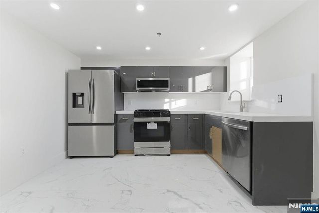 821 18th Street, Union City, NJ 07087