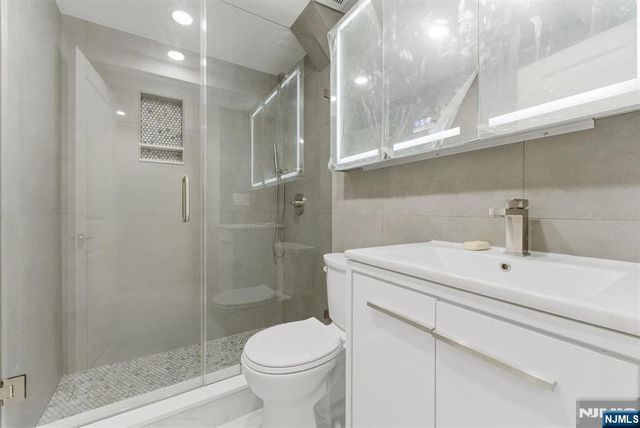 821 18th Street, Union City, NJ 07087