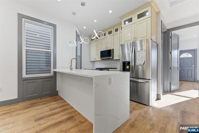 821 18th Street, Union City, NJ 07087