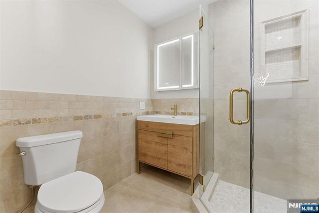 821 18th Street, Union City, NJ 07087